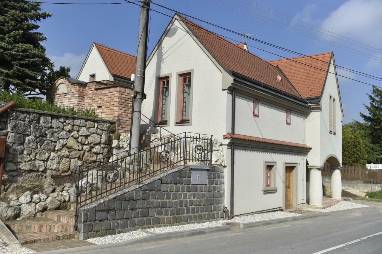 Penzion Dobre Casy Valtice Buitenkant foto